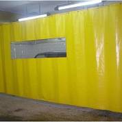 картинка Штора желтая с окном для автомоек  из армированной ПВХ ткани, плотность  630 гр/м2 для автомойки